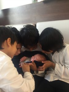 MAMA BERLIN Friede Geschwisterliebe